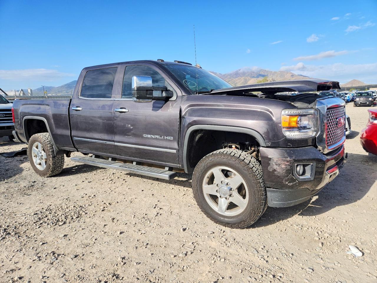 2015 GMC Sierra K2500 Denali - Image 4