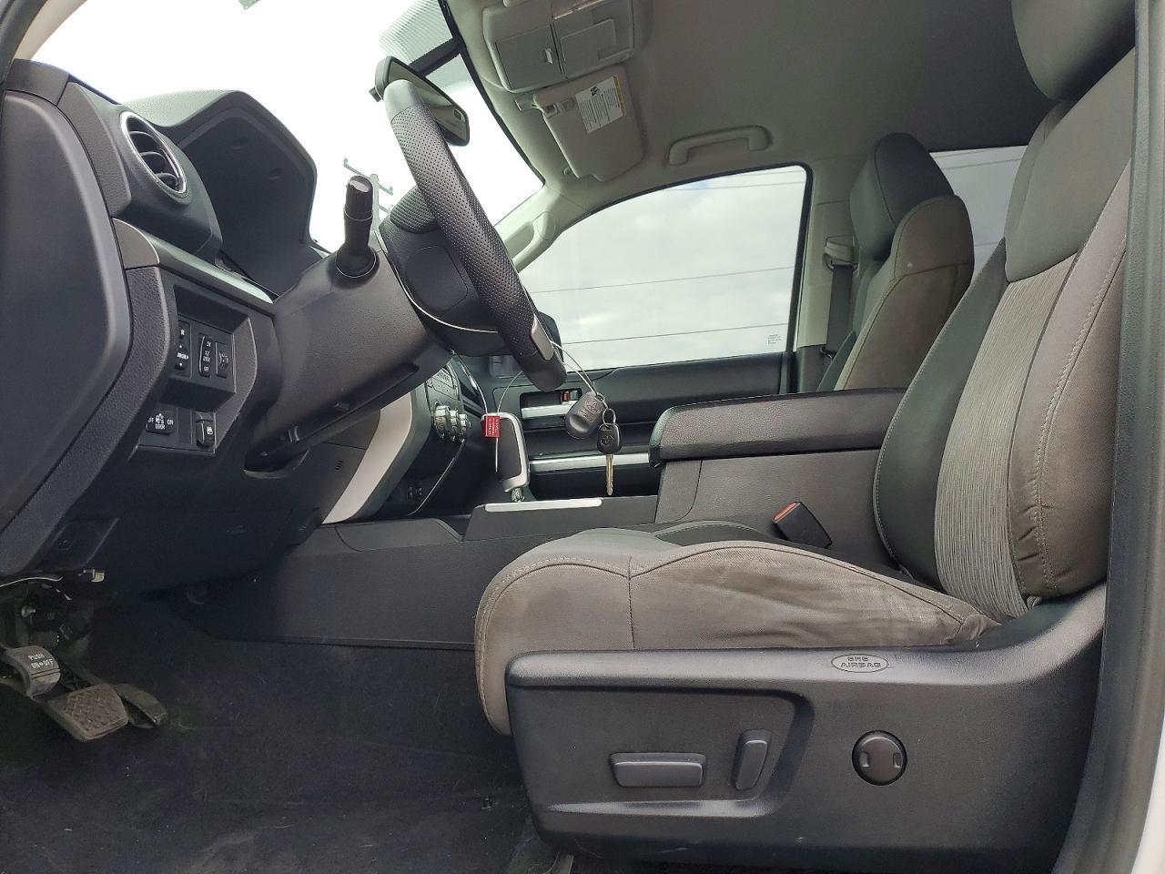 2014 Toyota Tundra Crewmax Sr5 - Image 7