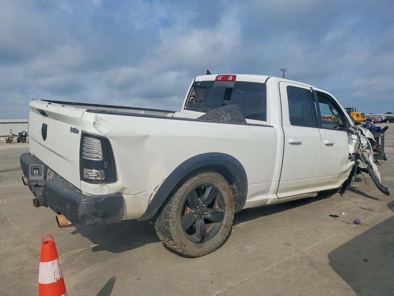 2019 Ram 1500 Classic Slt - Фото 3