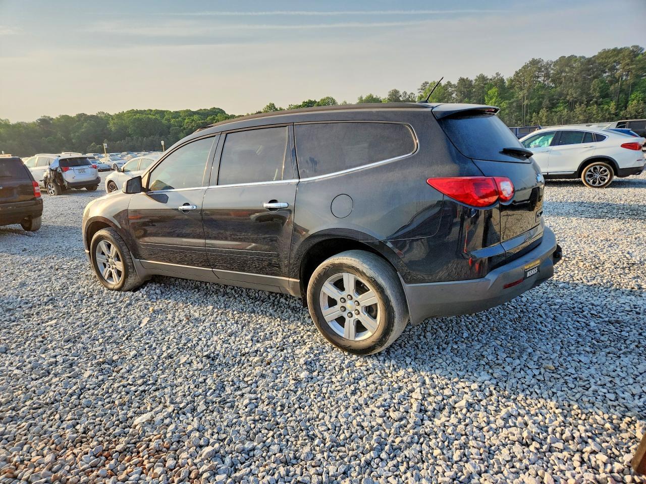 2011 Chevrolet Traverse Lt - Image 2