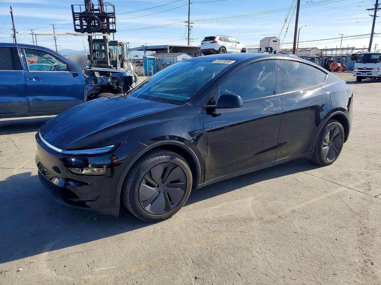 2026 Tesla Model Y - Image 2