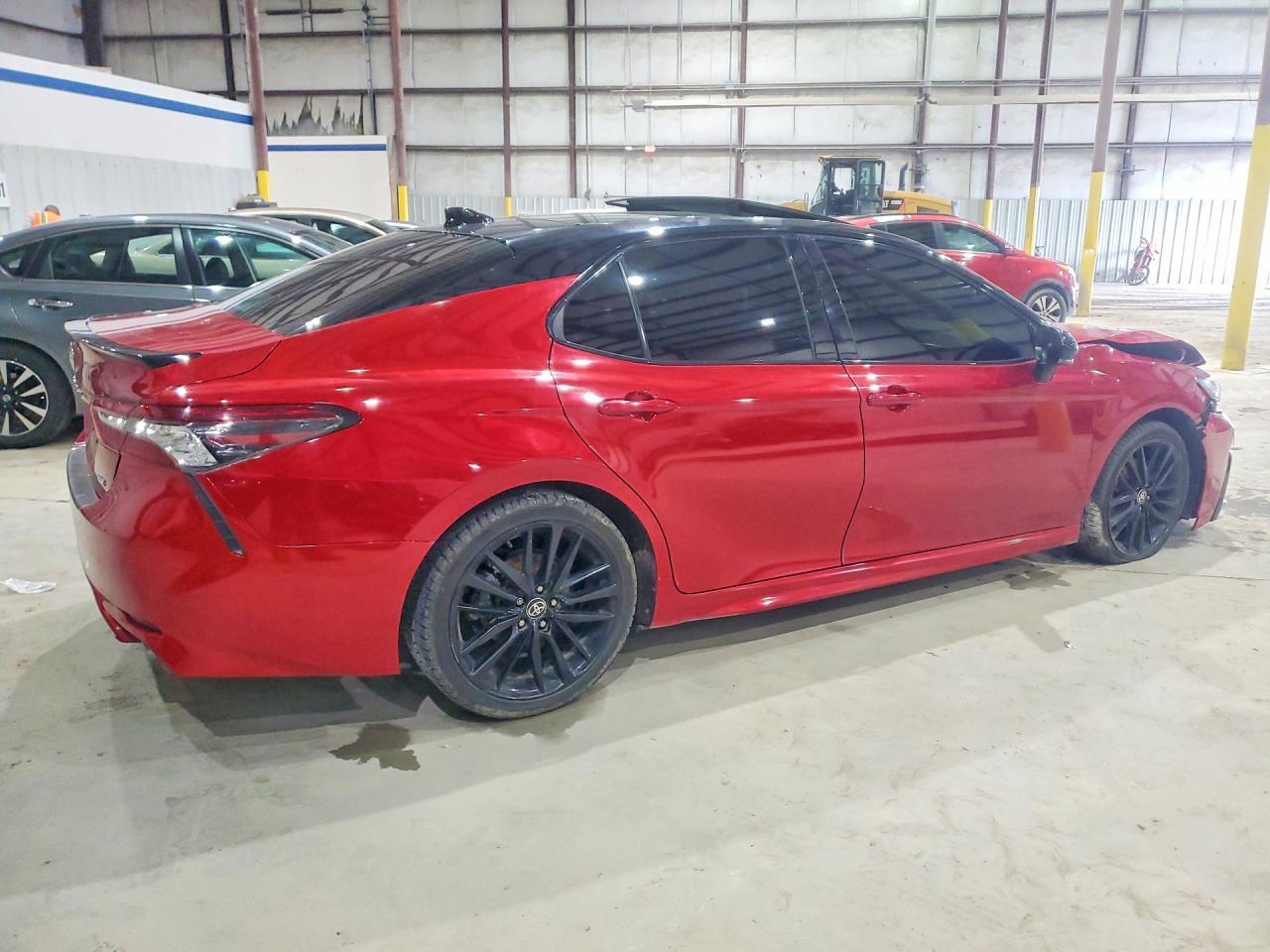 2021 Toyota Camry Xse - Фото 3
