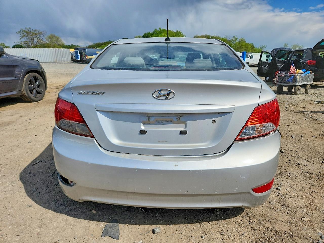2013 Hyundai Accent Gls - Image 6