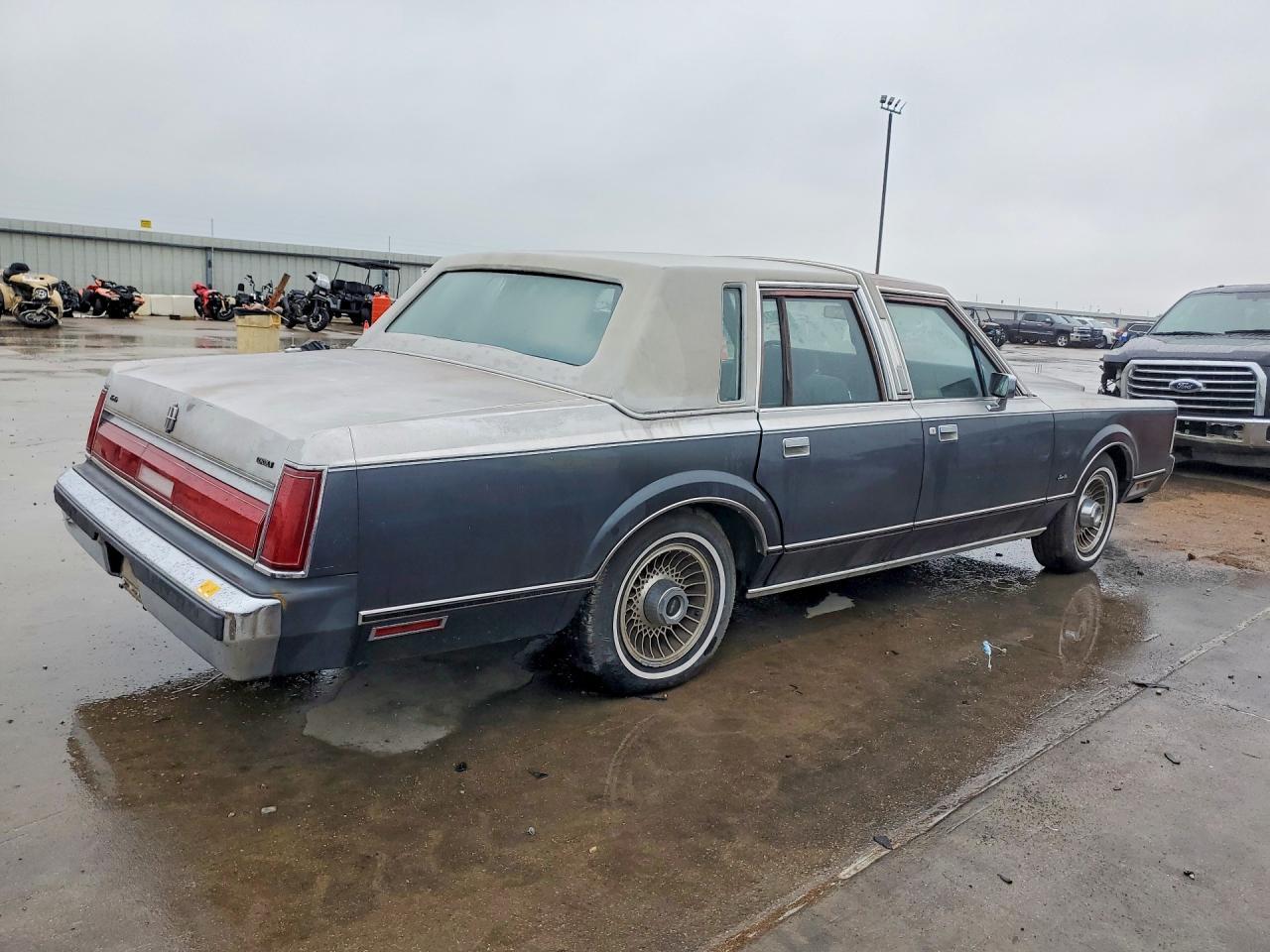 1985 Lincoln Town Car - Фото 3
