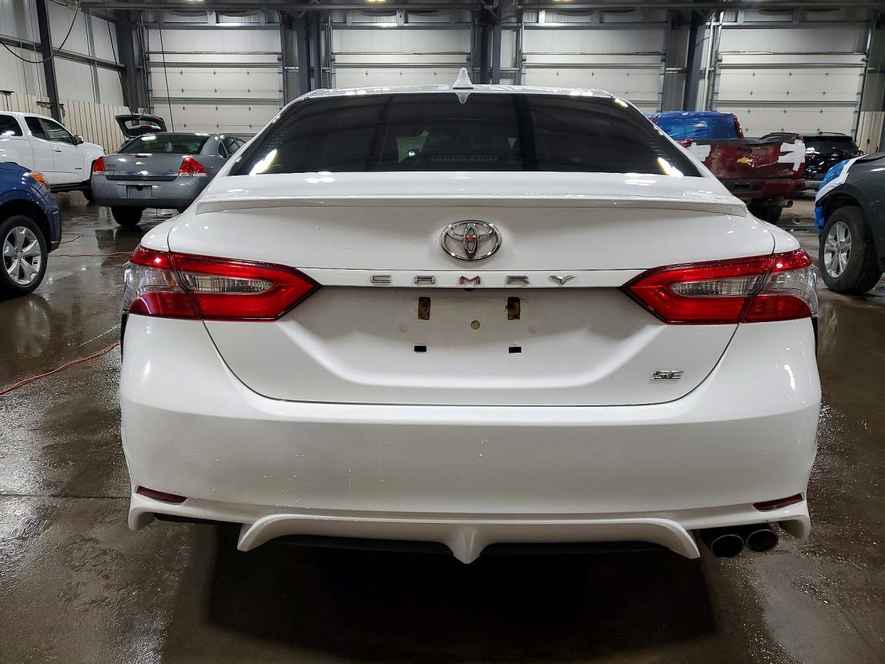 2018 Toyota Camry Se - Image 6