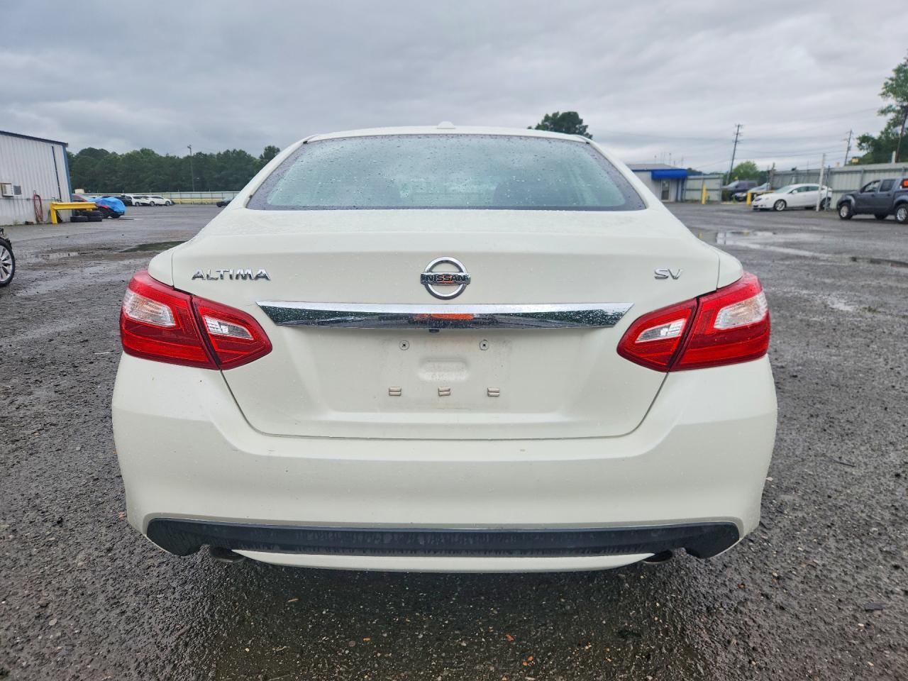 2016 Nissan Altima - Image 6