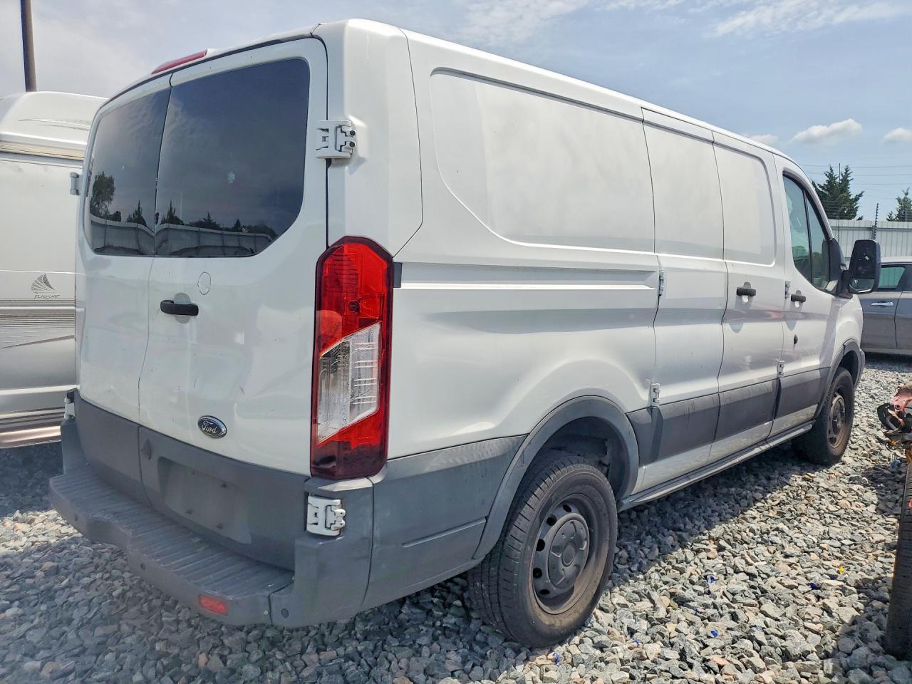 2017 Ford Transit T-250 - Фото 3