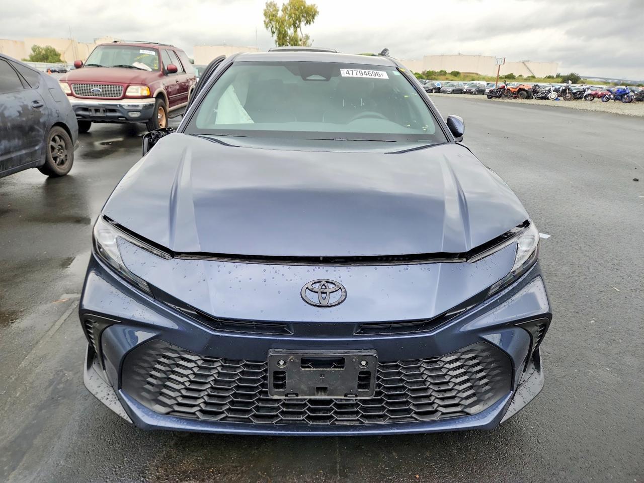 2026 Toyota Camry Se - Image 5