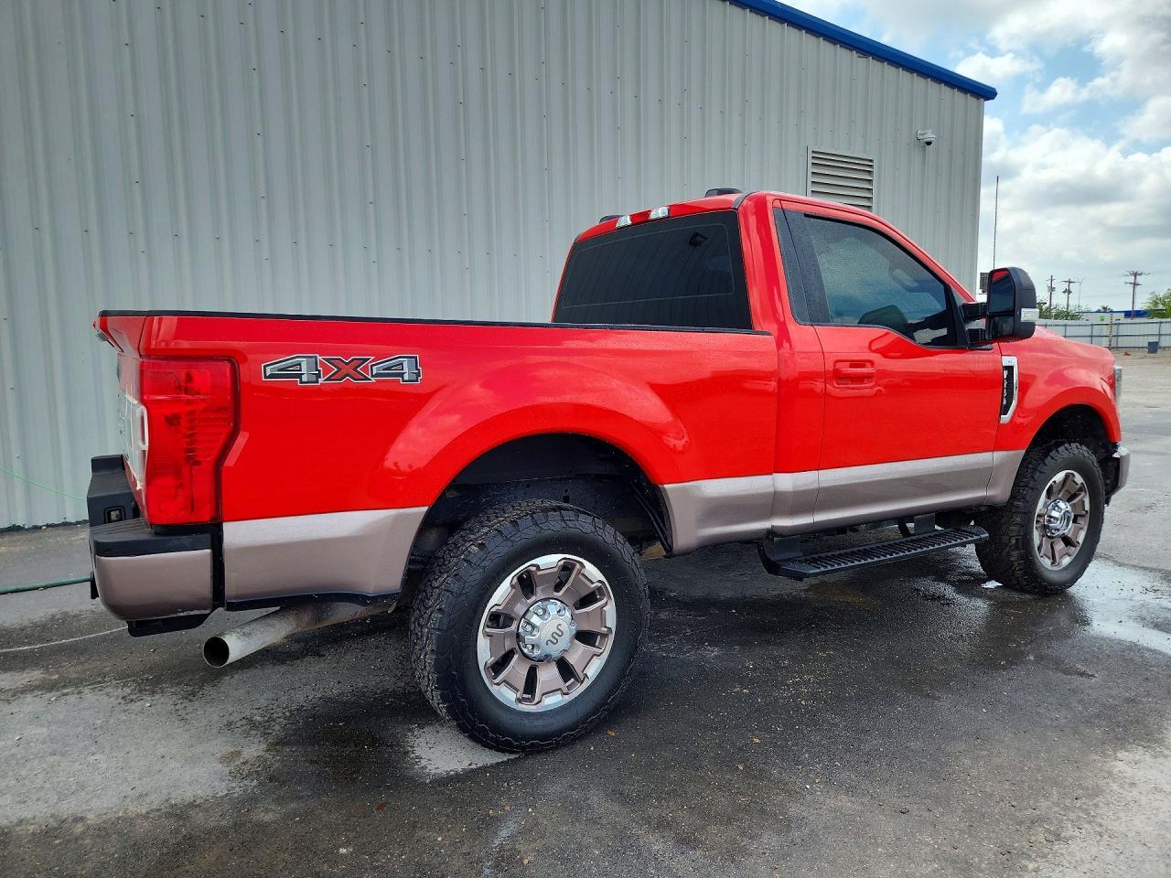 2022 Ford F250 Super Duty - Фото 3