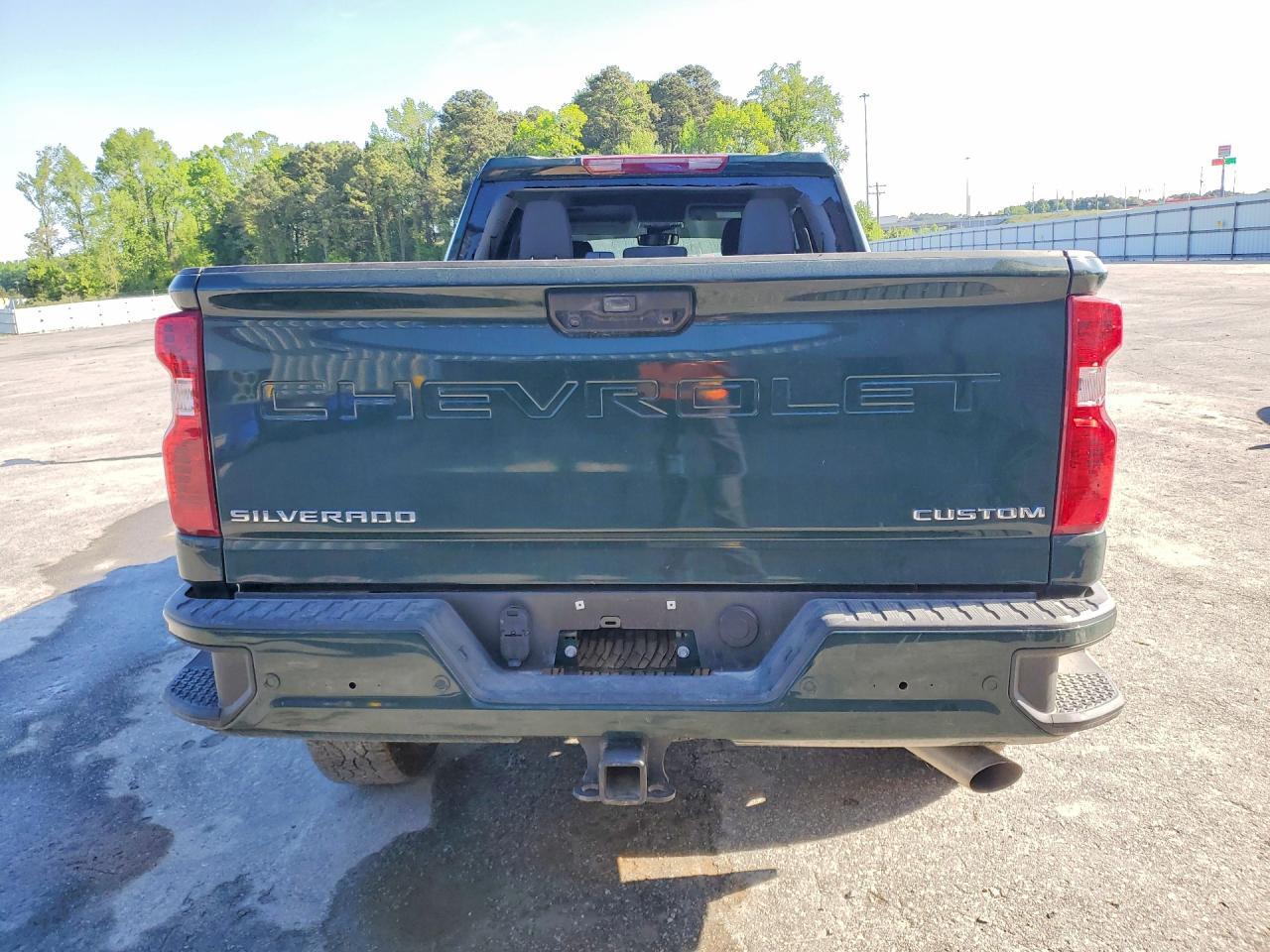 2025 Chevrolet Silverado K2500 Custom - Image 6