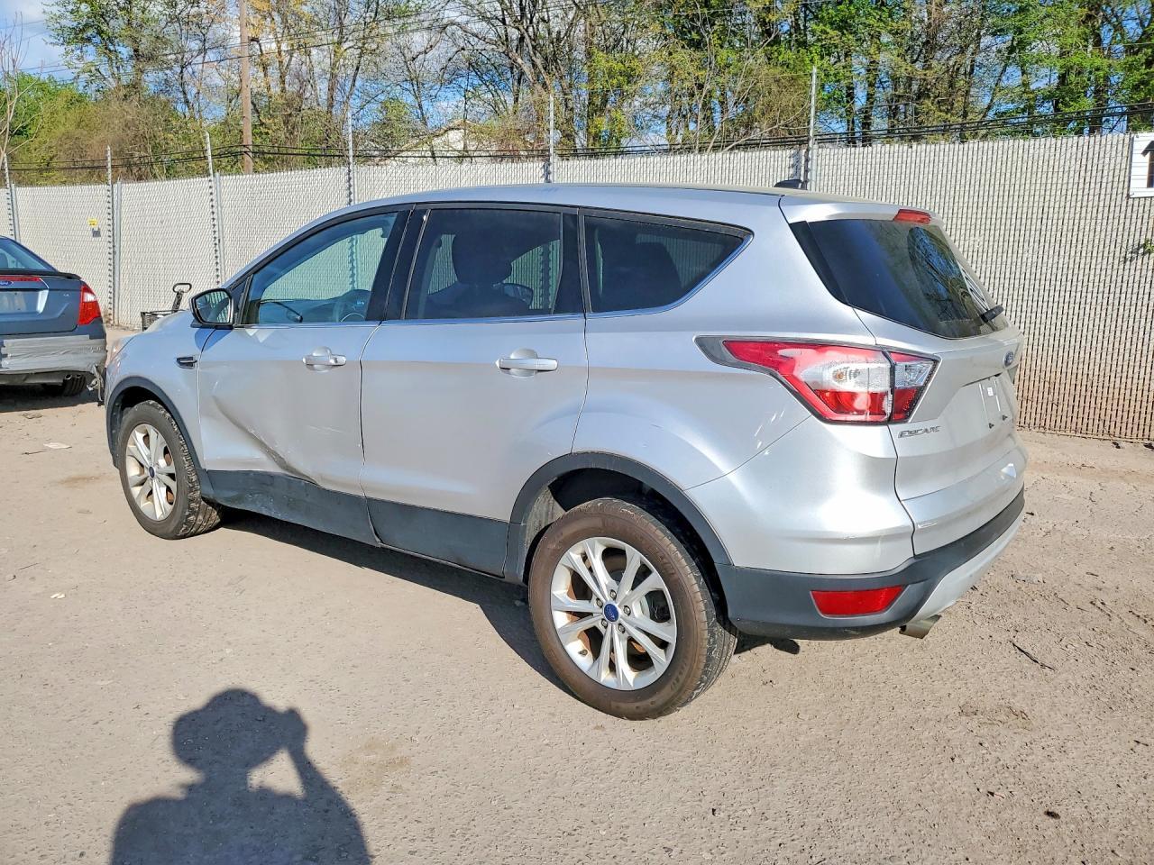 2017 Ford Escape - Фото 2