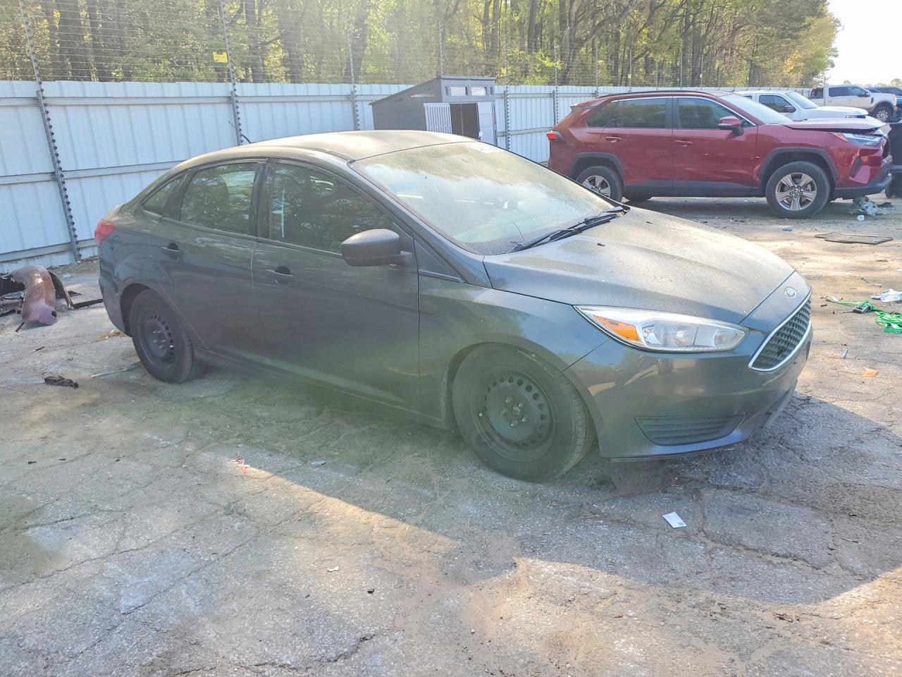 2016 Ford Focus S - Image 4