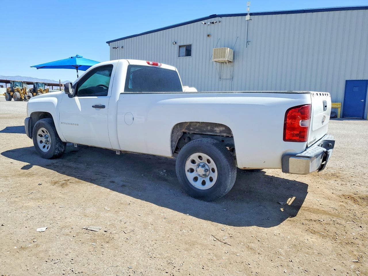 2009 Chevrolet Silverado C1500 - Image 2