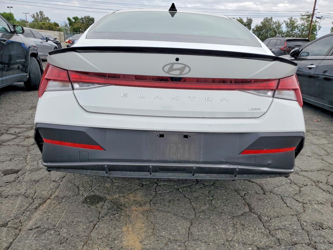 2025 Hyundai Elantra Hybrid Sel Sport - Image 6