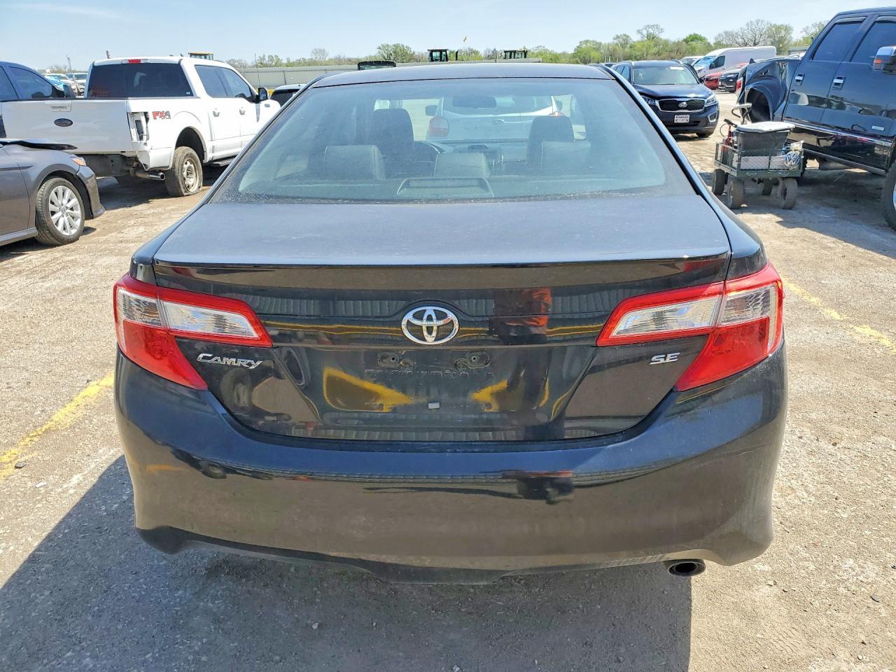 2012 Toyota Camry Se - Image 6