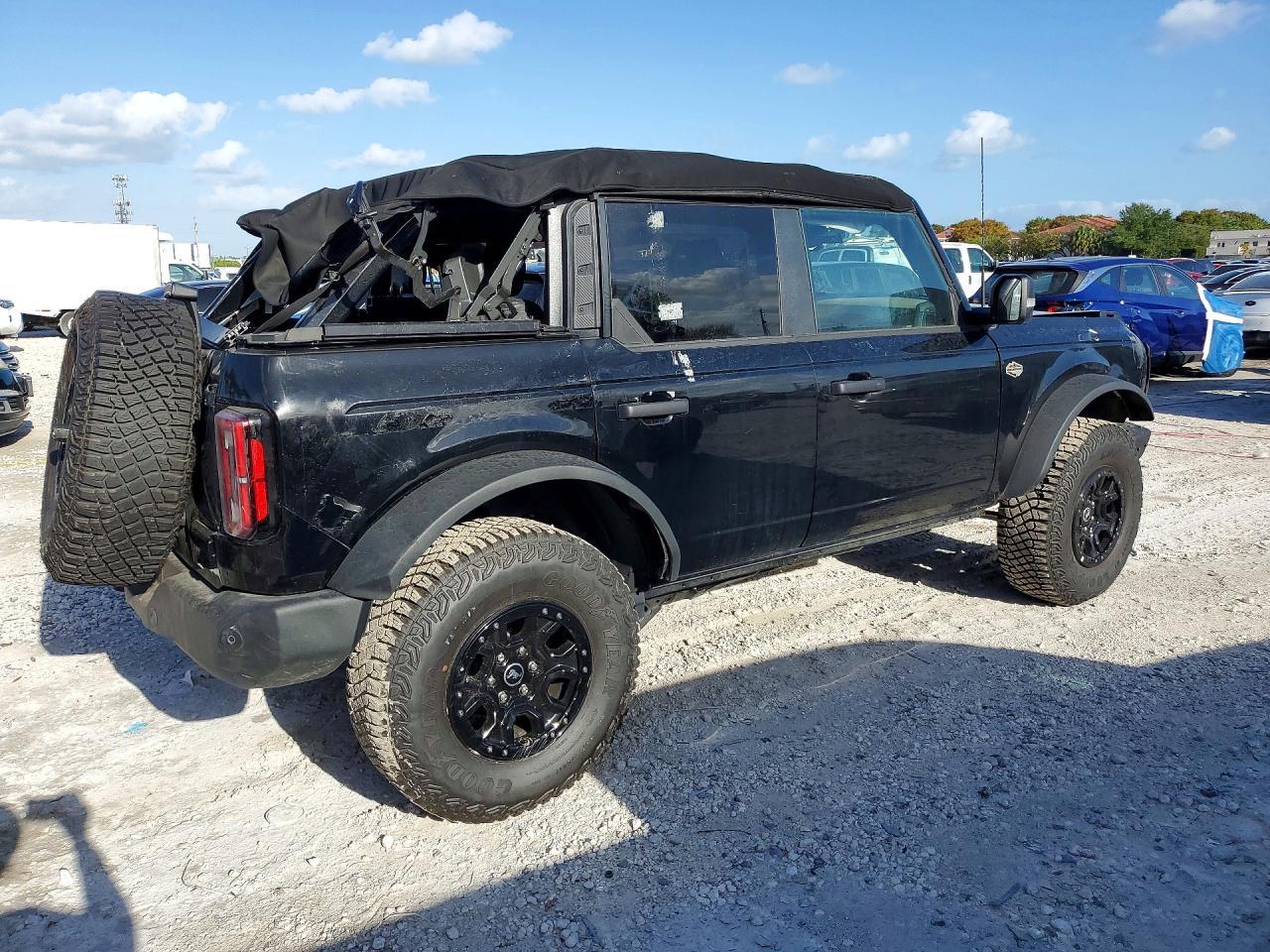 2024 Ford Bronco Wildtrak - Image 3