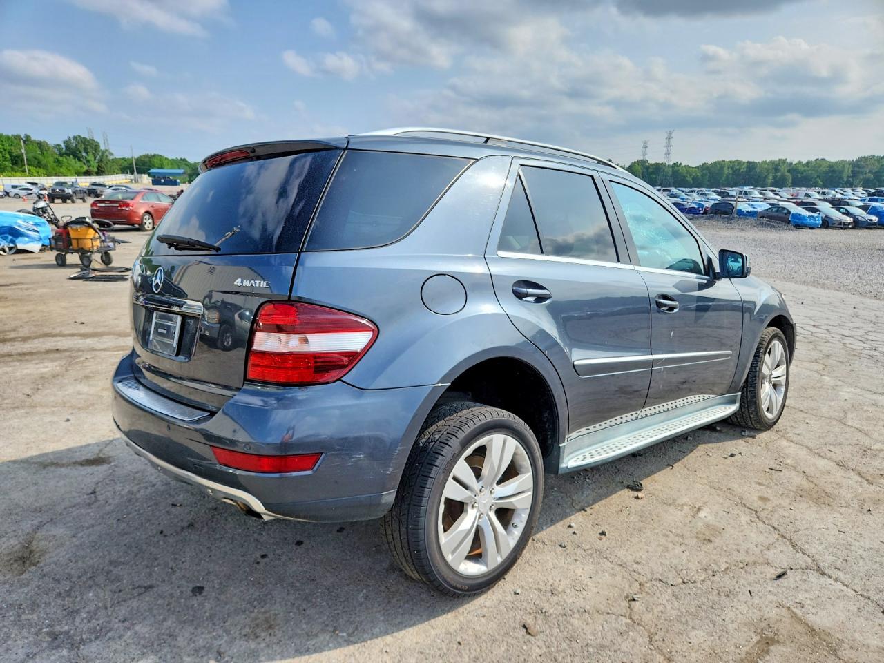 2011 Mercedes-Benz Ml 350 4Matic - Image 3