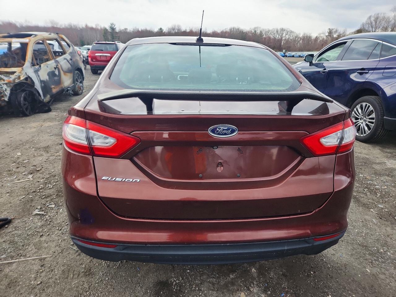 2015 Ford Fusion S - Фото 6