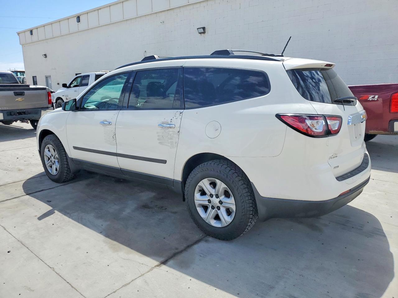 2014 Chevrolet Traverse Ls - Image 2