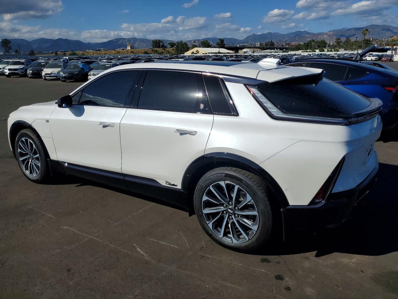 2024 Cadillac Lyriq Sport - Image 2