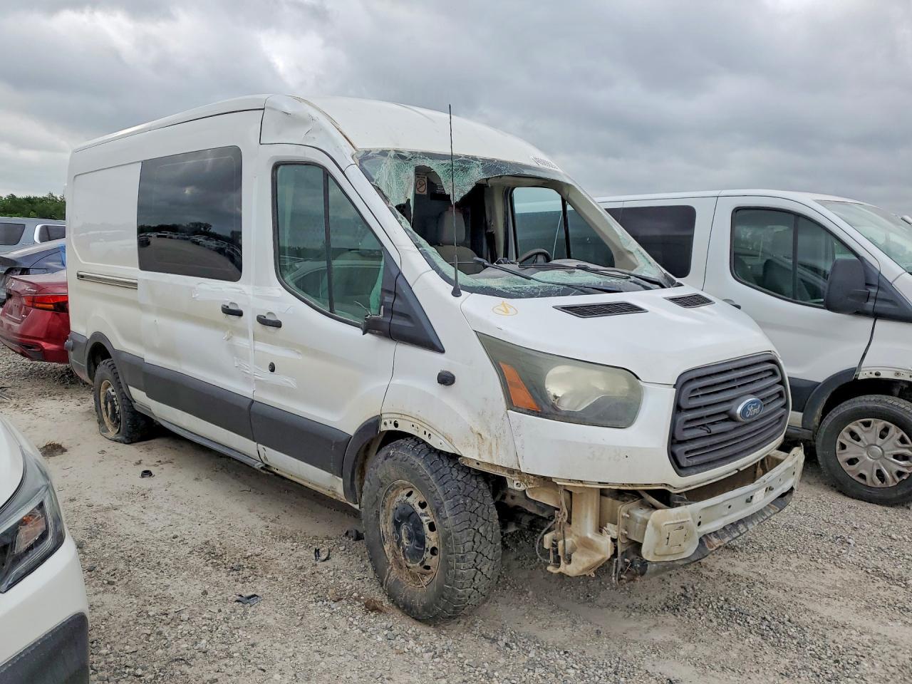 2015 Ford Transit 150 Delivery Van - Фото 4