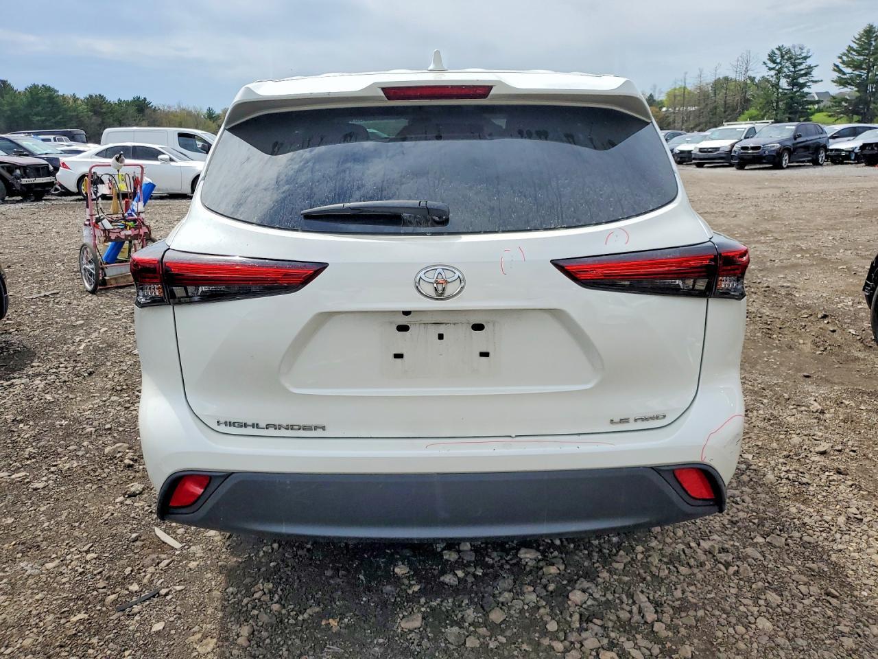 2021 Toyota Highlander Le - Фото 6