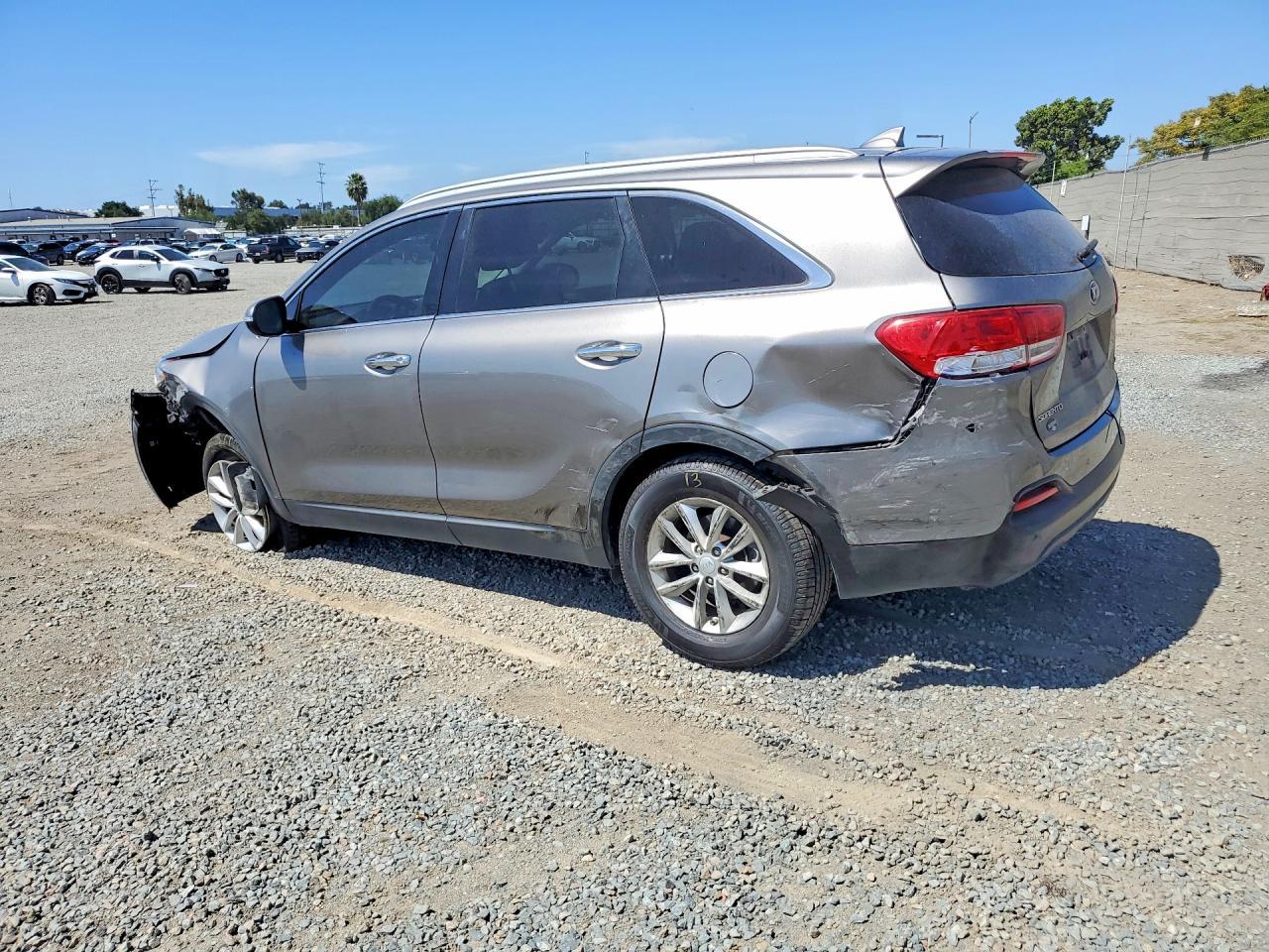 2017 Kia Sorento Lx - Фото 2