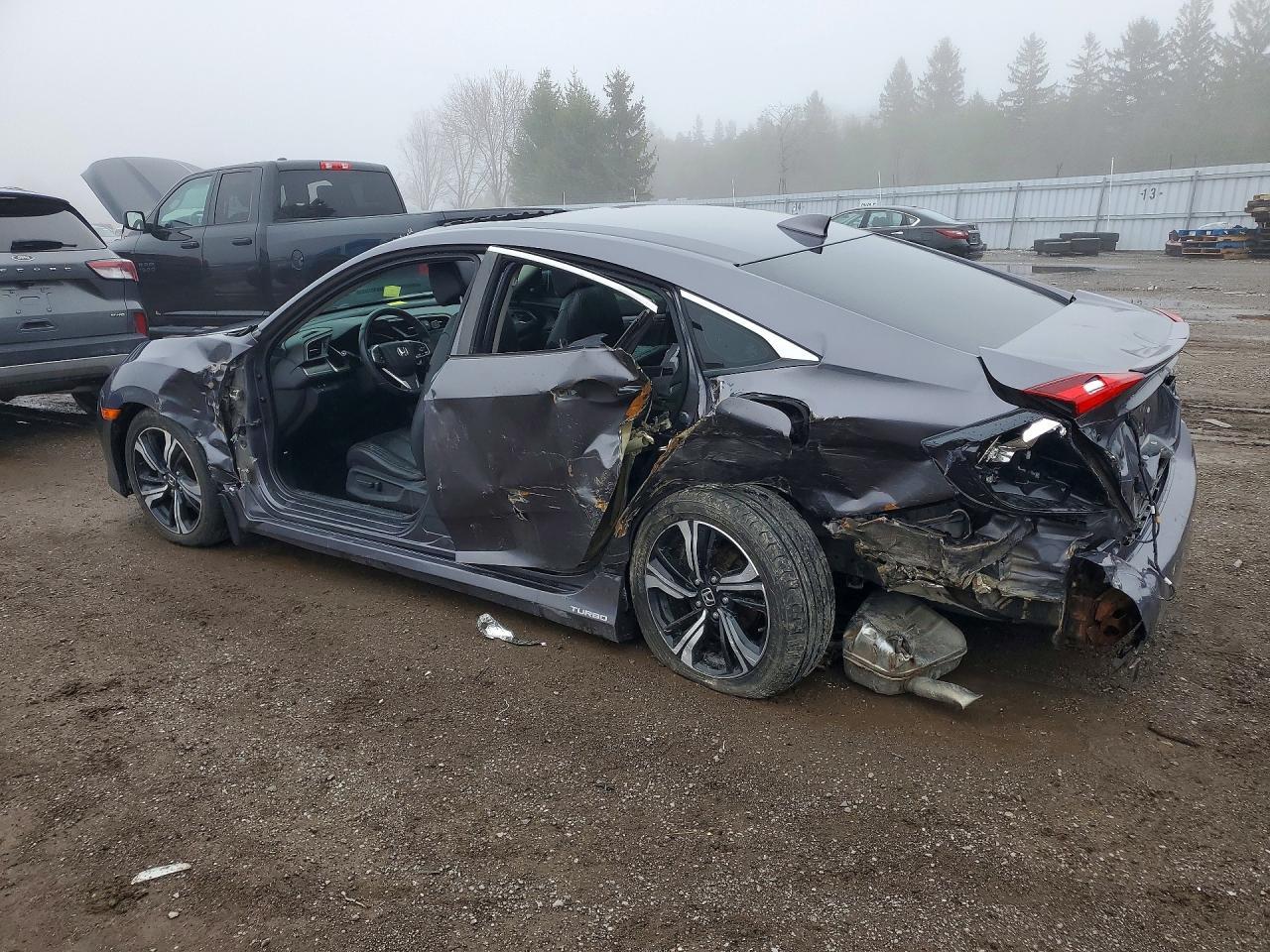 2018 Honda Civic Touring - Фото 2