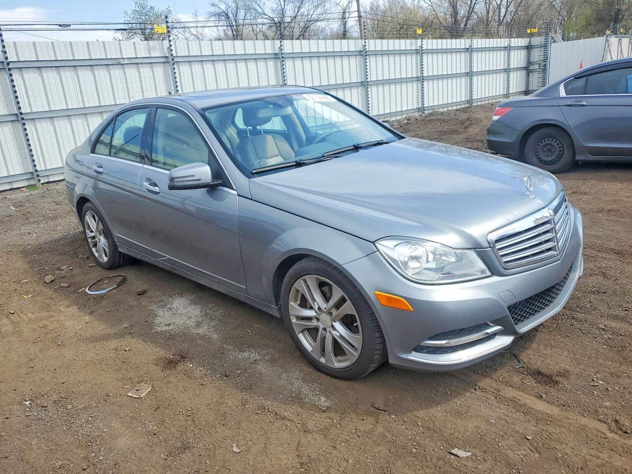 2013 Mercedes-Benz C 250 - Фото 4