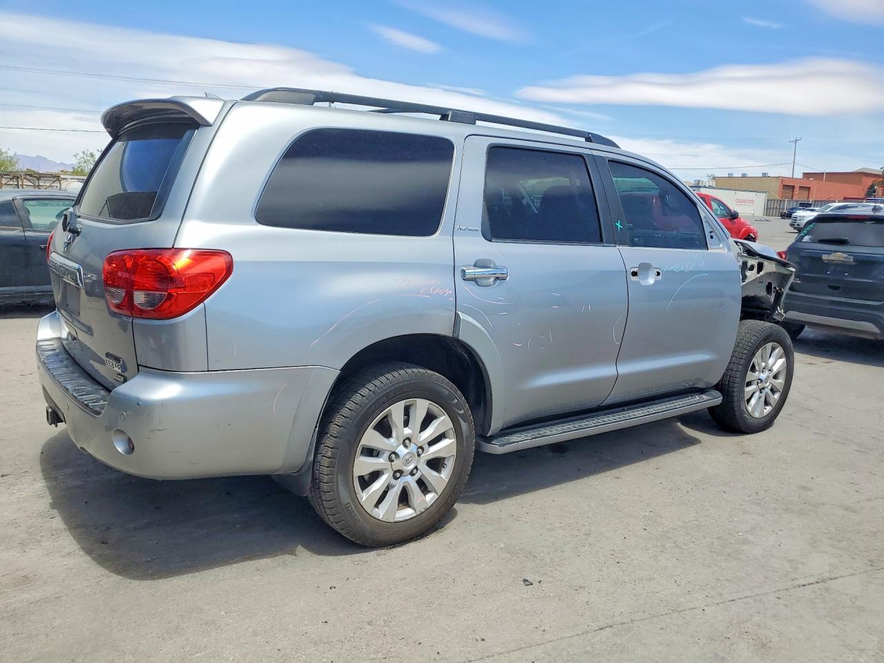 2010 Toyota Sequoia Platinum - Image 3