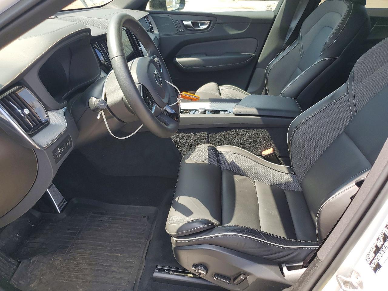 2022 Volvo Xc60 T8 Recharge R-Design - Фото 7