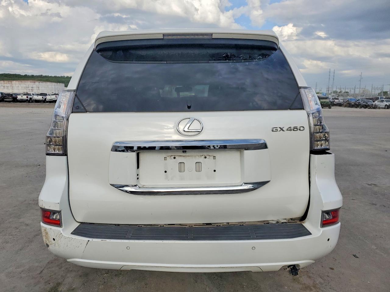 2017 Lexus Gx 460 Luxury - Image 6