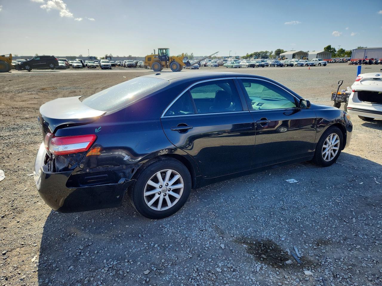 2011 Toyota Camry Xle - Фото 3