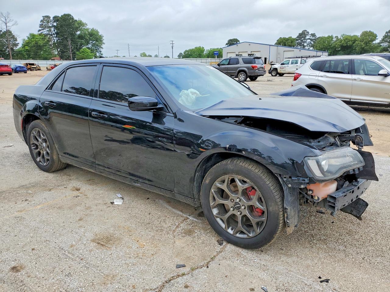 2016 Chrysler 300 S - Image 4