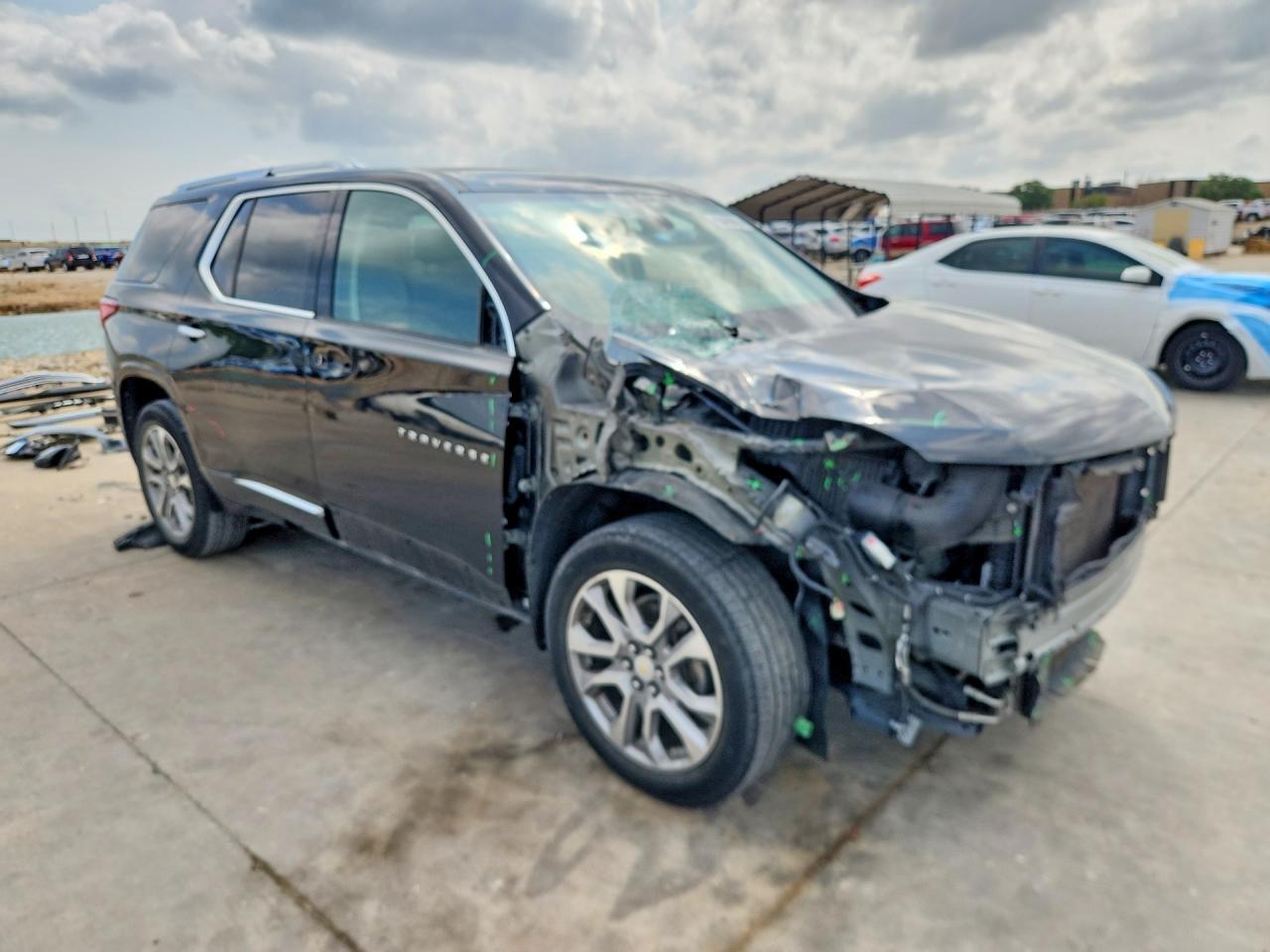 2020 Chevrolet Traverse Premier - Image 4