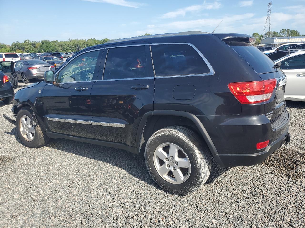 2011 Jeep Grand Cherokee Laredo - Image 2