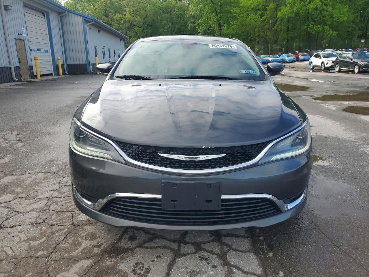 2015 Chrysler 200 Limited - Image 5