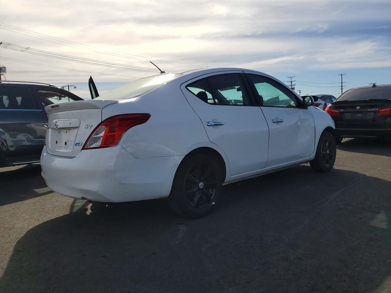 2014 Nissan Versa 1.6 S - Фото 3