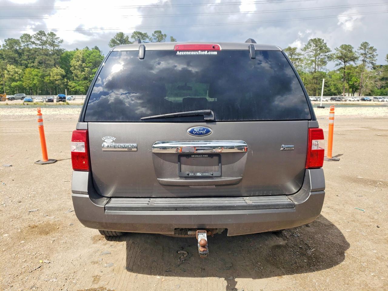 2010 Ford Expedition Xlt - Image 6