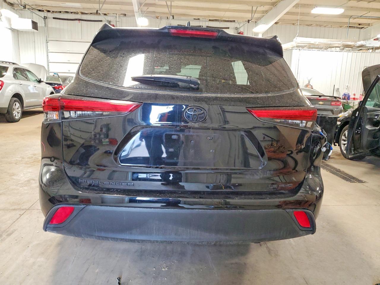 2022 Toyota Highlander Le - Фото 6