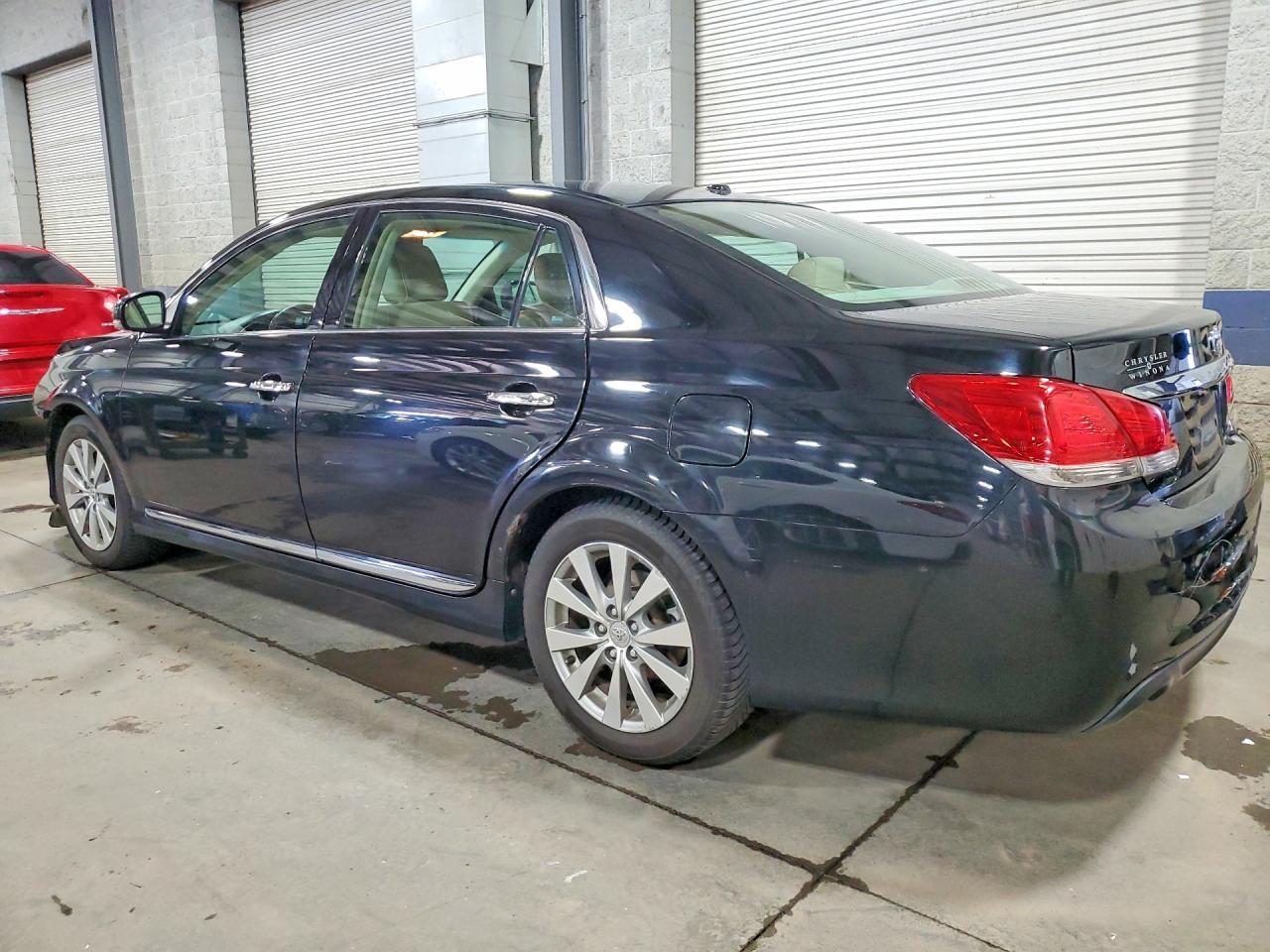2011 Toyota Avalon Limited - Фото 2