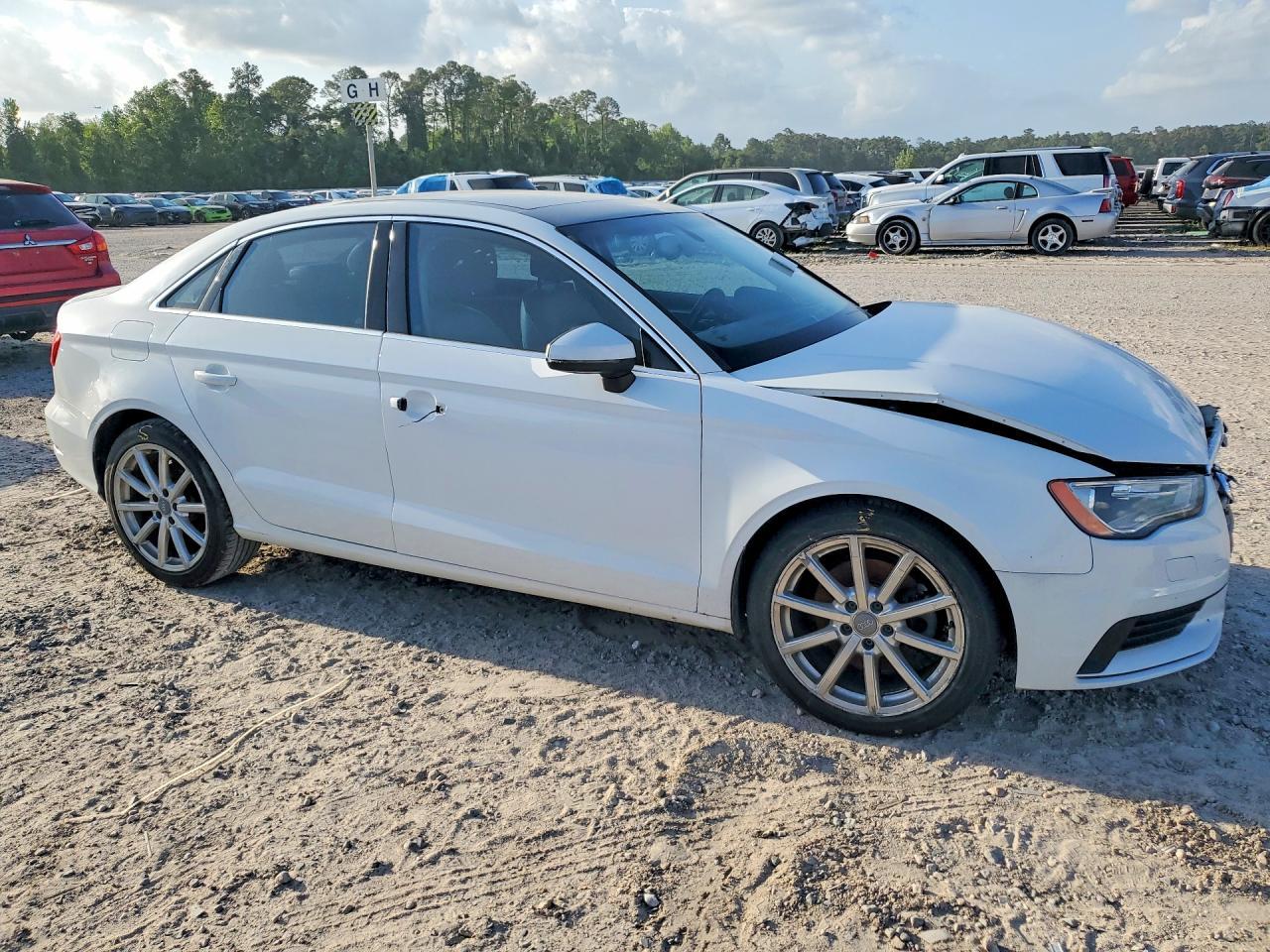 2015 Audi A3 Premium Plus - Фото 4