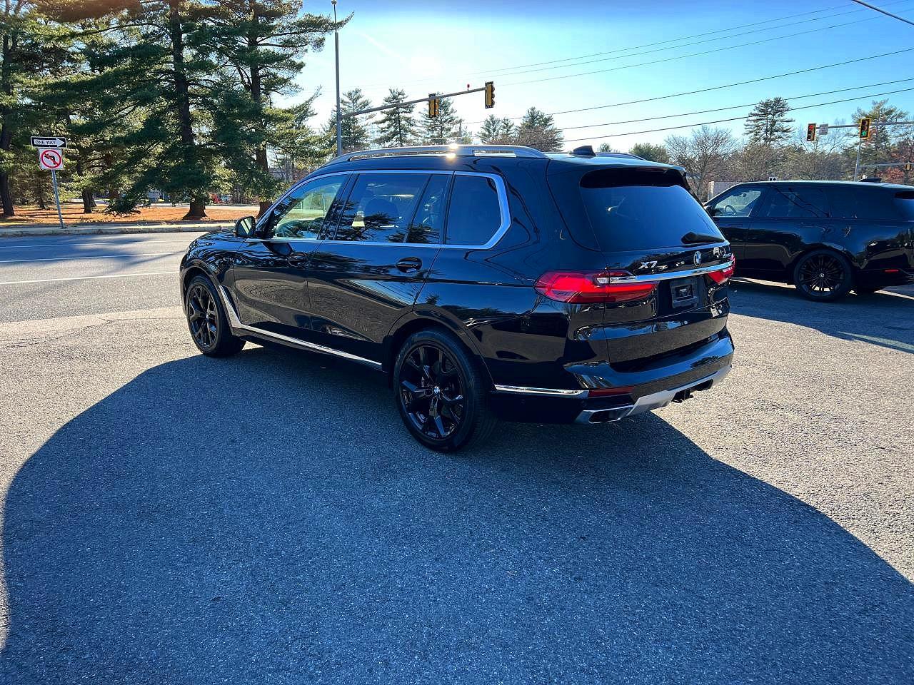 2020 BMW X7 xDrive40I - Фото 3