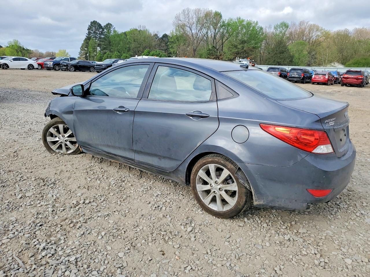 2012 Hyundai Accent Gls - Image 2