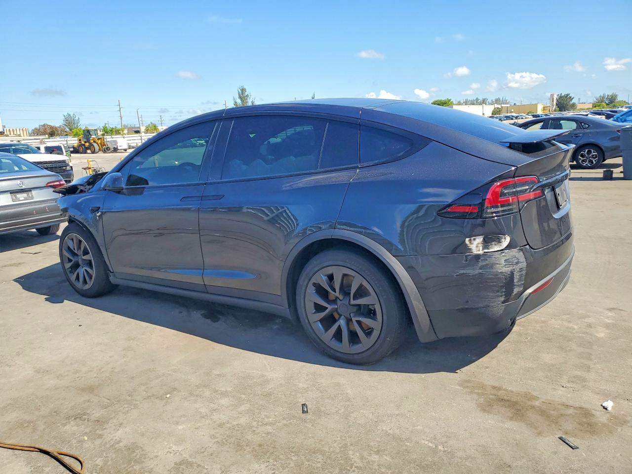 2024 Tesla Model X - Фото 2