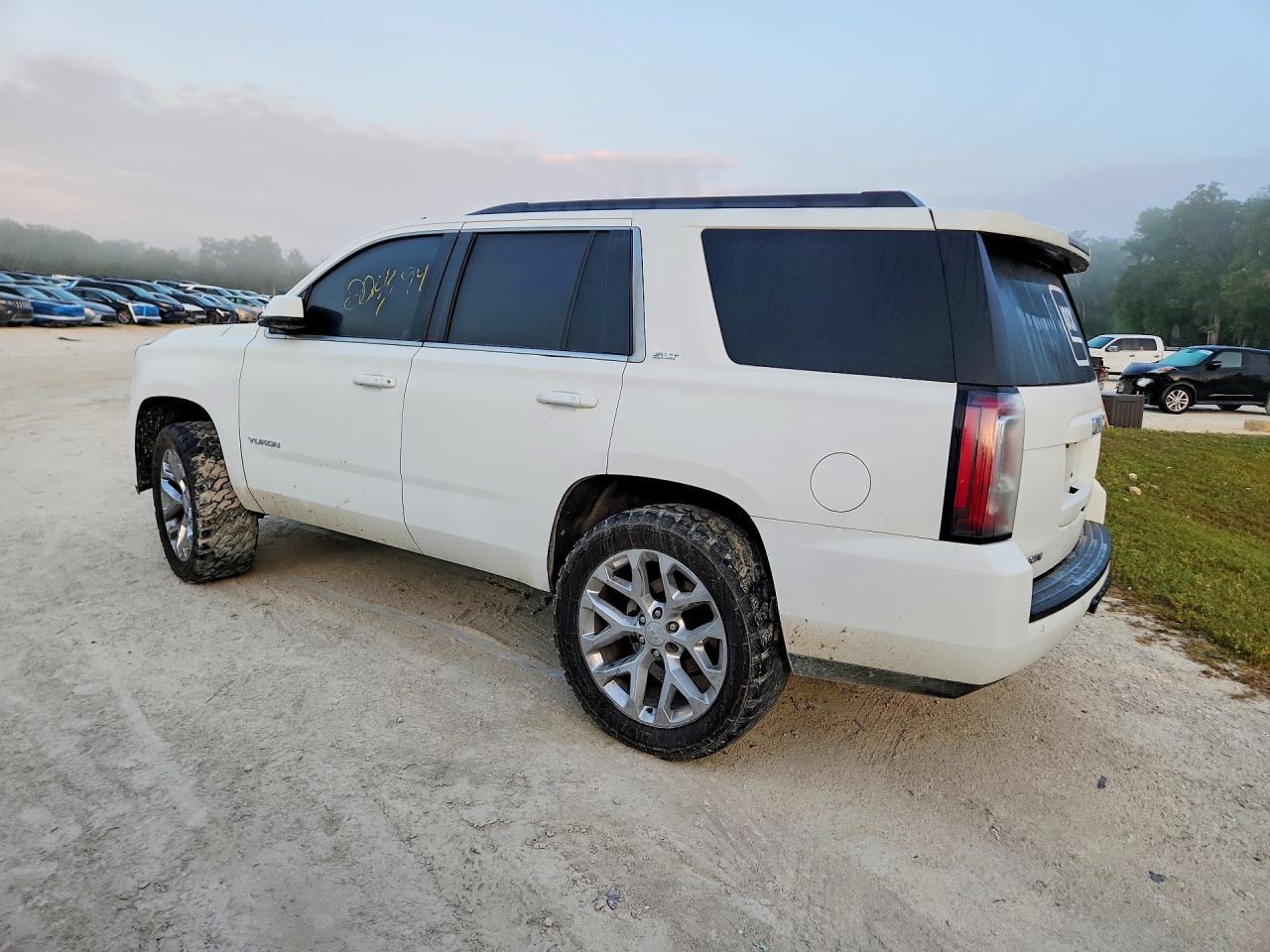 2015 GMC Yukon Slt - Image 2