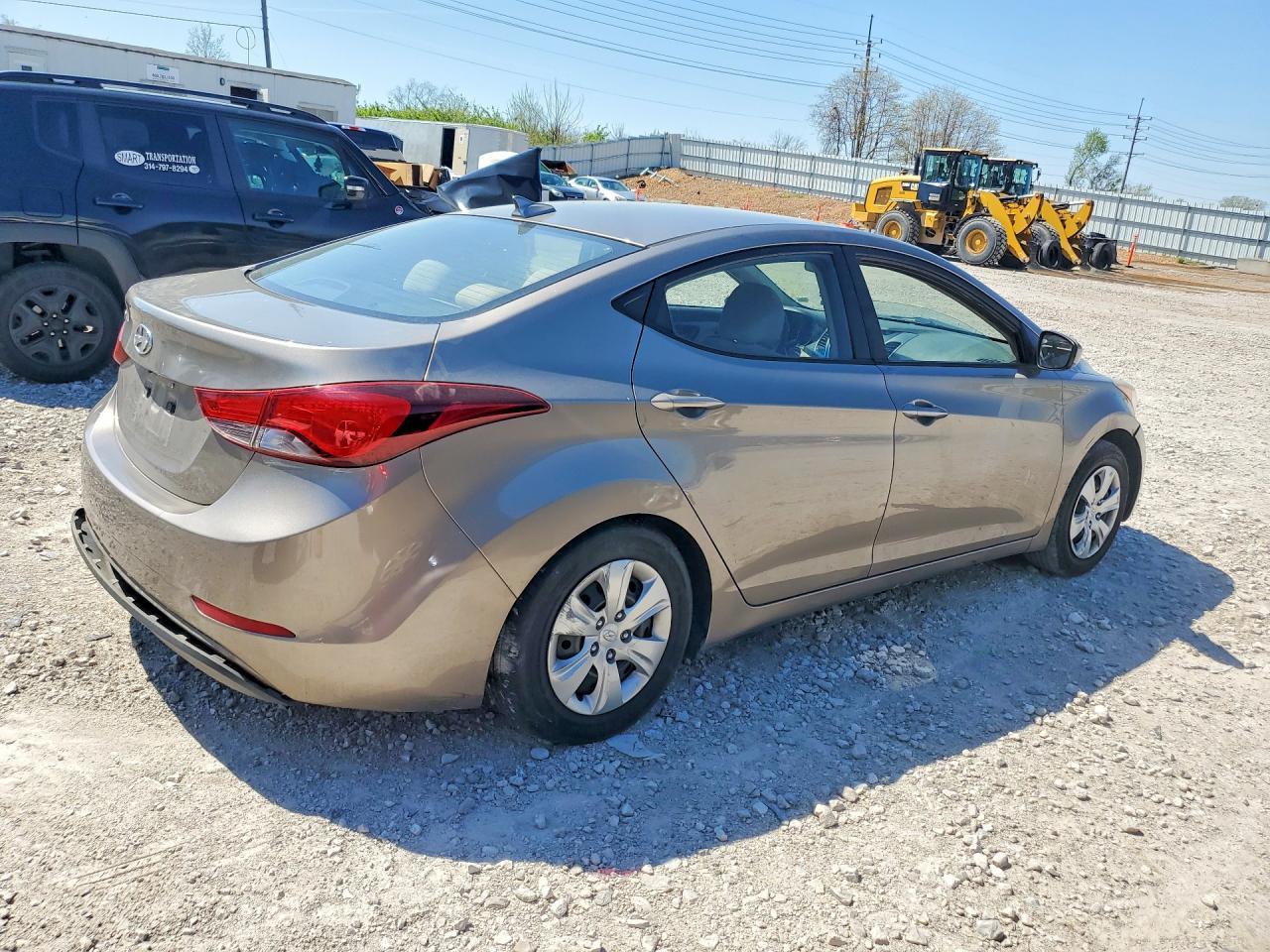 2016 Hyundai Elantra Se - Image 3