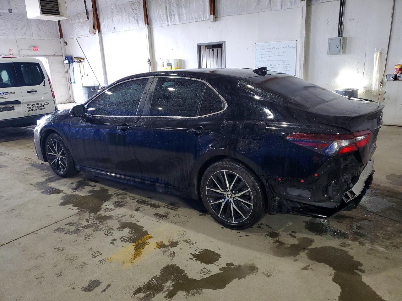 2023 Toyota Camry Se - Фото 2