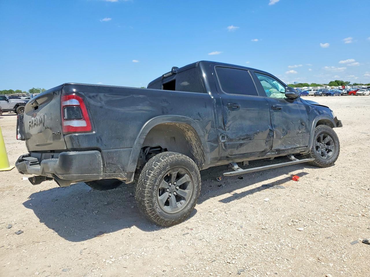 2024 Ram 1500 Rebel - Фото 3