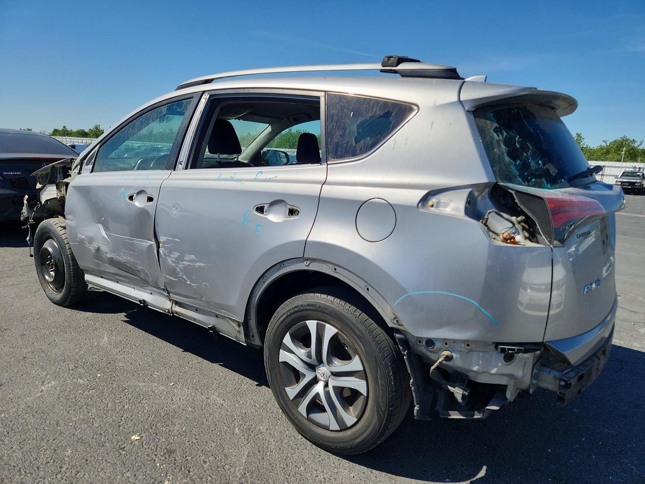 2017 Toyota Rav4 Le - Фото 2